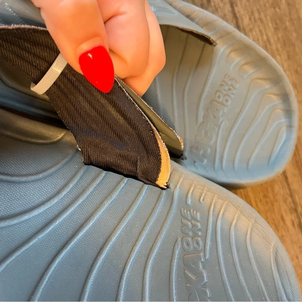 Men’s grey hoka flip flops